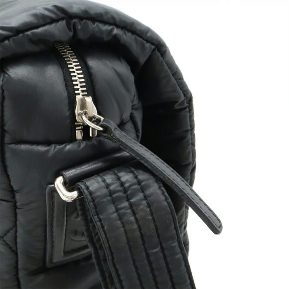 CHANEL Black Leather Shoulder Bag - Picture 7 of 10